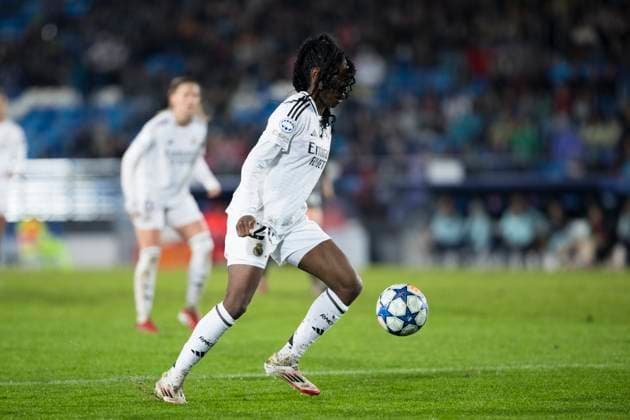 UEFA Women s Champions League - Real Madrid vs Arsenal MADRID, SPAIN -March 18: Naomie Feller of Real Madrid controls the ball during the UEFA Women s Champions League Quarter Finals First Leg match between Real Madrid and Arsenal at Alfredo Di Stefano stadium in Madrid. (Photo by Guillermo Martinez) Madrid Alfredo Di Stefano Stadium Spain Copyright: xGuillermoxMartinezx