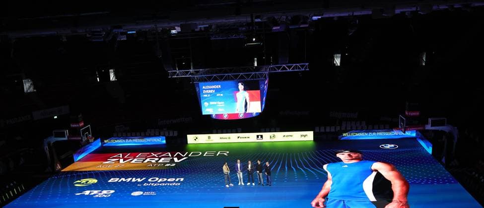 Sport Bilder des Tages 18.03.2025, ATP, Tennis Herren BMW Open Praesentation, Tennis, im Bild: Christian Ach, Patrick Kuehnen, Fabian Tross und Christian Okon, Präsentieren die Spielerfeld, hier Alexander Zverev (GER)