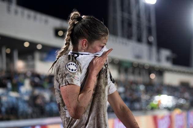 UEFA Women s Champions League - Real Madrid vs Arsenal MADRID, SPAIN -March 18: Melanie Leupolz of Real Madrid is injured during the UEFA Women s Champions League Quarter Finals First Leg match between Real Madrid and Arsenal at Alfredo Di Stefano stadium in Madrid. (Photo by Guillermo Martinez) Madrid Alfredo Di Stefano Stadium Spain Copyright: xGuillermoxMartinezx