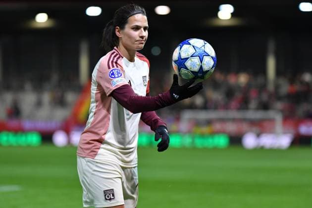 Dzsenifer Marozsan (10 Olympique Lyonnais) in Aktion beim Google Pixel Frauen Bundesligaspiel FC Bayern München - VfL Wolfsburg am 14.03.2025 München FC Bayern Campus Bayern Deutschland
