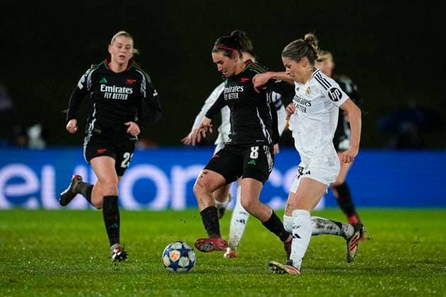 March 18, 2025, Valdebebas, Madrid, SPAIN: Mariona Caldentey of Arsenal FC and Melanie Leupolz of Real Madrid in action during the UEFA WomenÃ¢â‚¬â ¢s Champions League Quarter Final first leg, football match played between Real Madrid CF and Arsenal FC at Alfredo Di Stefano stadium on March 18, 2025, in Valdebebas, Madrid, Spain. Valdebebas SPAIN - ZUMAa181 20250318_zaa_a181_092 Copyright: xOscarxJ.xBarrosox
