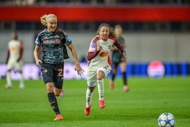 GER, München, FC Bayern München vs Olympique Lyon, Women s Champions League, Fussball, UEFA, Spielzeit 2024 2025, FC Bayern Campus, Viertelfinale, im Bild v.l.: Pernille Harder (FC Bayern München Frauen 21), Selma Bacha (Olympique Lyon 4) DFB DFL REGULATIONS PROHIBIT ANY USE OF PHOTOGRAPHS AS IMAGE SEQUENCES AND OR QUASI-VIDEO, 18.03.2024, Copyright: HMBxMedia HendrikxHamelau