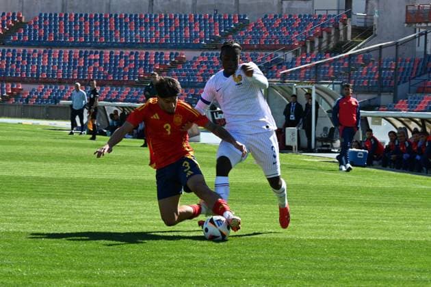 CALCIO - UEFA Campionato Europeo - UEFA U19 European Championship, EM, Europameisterschaft Elite Round - France vs Spain Daniel Munoz (Spain) against Nhoa Sangui (France) during UEFA U19 European Championship Elite Round - France vs Spain, UEFA European Football Championship in Cosenza, Italy, March 19 2025 Cosenza Italy  Copyright: xIPAxSport ABACAx
