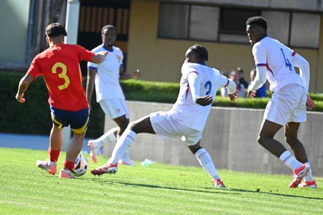 Daniel Munoz (Spain) against Nhoa Sangui (France) (France) during UEFA U19 European Championship, EM, Europameisterschaft Elite Round - France vs Spain, UEFA European Football Championship in Cosenza, Italy, March 19 2025  Copyright: xPasqualexGolia IPAxSportx xipa-agency.netx xx IPA_55514653 IPA_Agency_IPA55514653