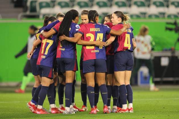 Foto : Jubel bei den Spielern vom FC Barcelona, Barca nach dem Tor zum 0-1 durch Ewa PAJOR Fussball Championsleague der Frauen Viertelfinale am Mi. 19.03.2025 VfL Wolfsburg - CF Barcelona