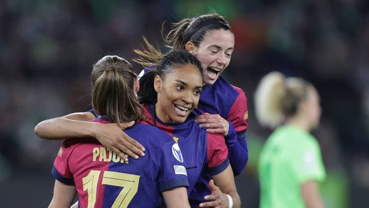 Jubel , 0-3 Salma Paralluelo FC Barcelona, Barca Fussball, Frauen, Saison 2024 2025, UWCL Viertelfinale, Hinspiel, Volkswagen Arena , VfL Wolfsburg gegen FC Barcelona DFL REGULATIONS PROHIBIT ANY USE OF PHOTOGRAPHS AS IMAGE SEQUENCES AND OR QUASI-VIDEO.
