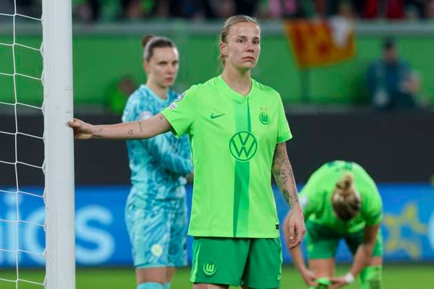 Lynn Wilms (VfL Wolfsburg) schaut enttaeuscht, UEFA Women s Champions League Quarter Finals First Leg, VfL Wolfsburg and FC Barcelona, Barca Volkswagen-Arena am 19. March 2025 in Wolfsburg, Deutschland. (Foto von Marco Steinbrenner DeFodi Images) Lynn Wilms (VfL Wolfsburg) looks dejected, UEFA Women s Champions League Quarter Finals First Leg, VfL Wolfsburg and FC Barcelona, Volkswagen-Arena, March 19, 2025 in Wolfsburg, Germany. (Photo by Marco Steinbrenner DeFodi Images)