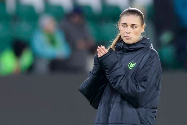Jule Brand (VfL Wolfsburg) schaut enttaeuscht, UEFA Women s Champions League Quarter Finals First Leg, VfL Wolfsburg and FC Barcelona, Barca Volkswagen-Arena am 19. March 2025 in Wolfsburg, Deutschland. (Foto von Marco Steinbrenner DeFodi Images) Jule Brand (VfL Wolfsburg) looks dejected, UEFA Women s Champions League Quarter Finals First Leg, VfL Wolfsburg and FC Barcelona, Volkswagen-Arena, March 19, 2025 in Wolfsburg, Germany. (Photo by Marco Steinbrenner DeFodi Images)