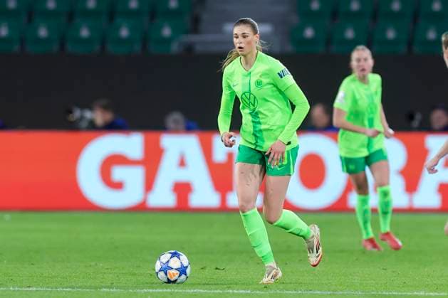 Jule Brand (VfL Wolfsburg) kontrolliert den Ball, UEFA Women s Champions League Quarter Finals First Leg, VfL Wolfsburg and FC Barcelona, Barca Volkswagen-Arena am 19. March 2025 in Wolfsburg, Deutschland. (Foto von Marco Steinbrenner DeFodi Images) Jule Brand (VfL Wolfsburg) controls the ball, UEFA Women s Champions League Quarter Finals First Leg, VfL Wolfsburg and FC Barcelona, Volkswagen-Arena, March 19, 2025 in Wolfsburg, Germany. (Photo by Marco Steinbrenner DeFodi Images)