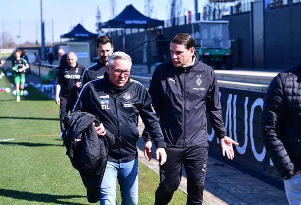 20.03.2025; Moenchengladbach; Fussball, Herren, Saison 2024 2025, Testspiel Borussia Moenchengladbach - Viktoria Koeln Im Gespraech v. li. Olaf Janssen (Trainer Koeln), Gerardo Seoane (Trainer Gladbach) DFL regulations prohibit any use of photographs as image sequences and or quasi-video. Borussia-Park NRW Deutschland