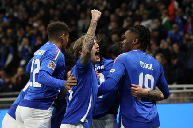 March 20, 2025, Milan, Lombardy, Italy: SANDRO TONALI 8 of Italy celebrates with his teammates for scoring his side s first goal in the UEFA Nations League 2024 quarterfinal first leg between ITALY and GERMANY at San Siro Stadium in Milan, Italy Milan Italy - ZUMAc179 20250320_zep_c179_021 Copyright: xMickaelxChavetx