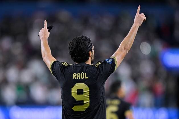 Fußball, CONCACAF Nations League, Mexiko - Kanada RECORD DATE NOT STATED IV CONCACAF NATIONS LEAGUE 2024-2025 Canada 0-2 Mexico Raul Jimenez celebrates his goal 0-1 of Mexico during the Semifinal match between Canada and Mexican national team, Nationalteam (Mexico) as part Final Four of the Concacaf Nations League 2024-2025 at SoFi Stadium on March 20, 2025 in Inglewood, Los Angeles, California, United States. INGLEWOOD LOS ANGELES CALIFORNIA UNITED STATES  Copyright: xJorgexMartinezx 20250320204644_CNL_2025_SF_CAN_MEX_JIMENEZ92