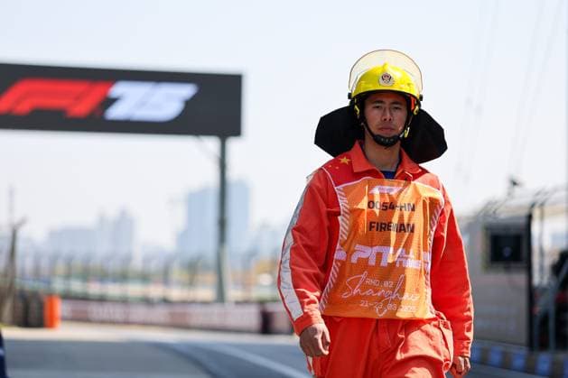 FORMULA 1 CHINESE GRAND PRIX 2025 Marshal F1 75 during the FORMULA 1 HEINEKEN CHINESE GRAND PRIX 2025 at Shanghai Audi International Circuit, Shanghai, China on 21 March 2025 Credit: Antoine Lapeyre Every Second Media Editorial use only. All images are copyright Every Second Media Limited. No images may be reproduced without prior permission. Copyright: xIMAGO EveryxSecondxMediax ESM-1386-0048 AntoinexLapeyrex xEveryxSecondxMediax