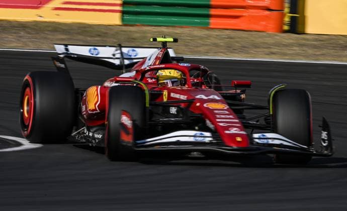 (250321) -- SHANGHAI, March 21, 2025 -- Ferrari s driver Lewis Hamilton of Britain drives during the sprint qualifying of the Formula 1 Chinese Grand Prix at the Shanghai International Circuit in east China s Shanghai, on March 21, 2025. ) (SP)CHINA-SHANGHAI-FORMULA 1-SPRINT QUALIFYING (CN) XiaxYifang 