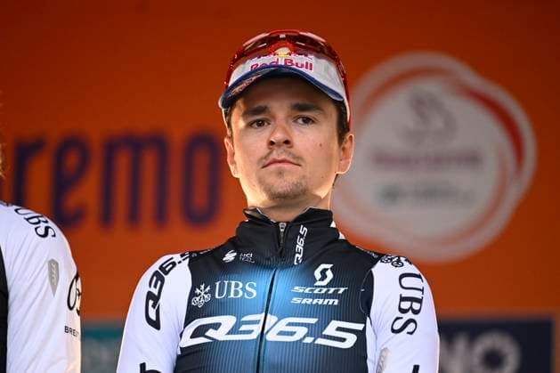2025 Milan - Sanremo UCI WorldTour cycling race - Team presentation PAVIA, ITALY - MARCH 21 : Pidcock Thomas (GBR) of Q36.5 Pro Cycling Team pictured during the team presentation prior to the UCI WorldTour 116th Milan - Sanremo cycling race on March 21, 2025 in Pavia, Italy, 21 03 2025 ( Motordriver Kenny Verfaillie - Pavia Italy  Copyright: xNicoxVereeckenx
