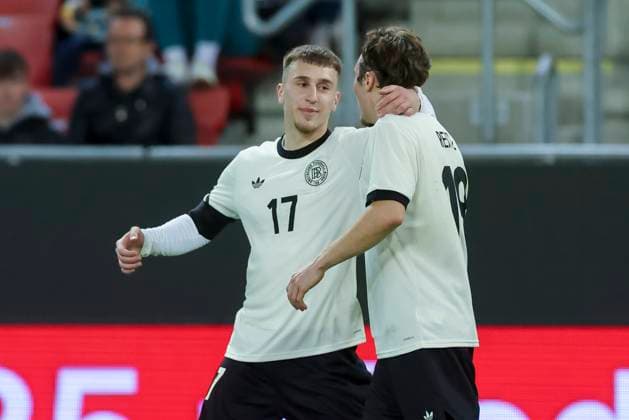 Brajan Gruda (Germany) bejubelt seinen Treffer zum 0:1 mit Rocco Reitz (Germany), International Friendly, Länderspiel, Nationalmannschaft U21, U 21 Slovakia and U21 Germany, Å tadion Antona Malatinskà ho am 21. March 2025 in Trnava, Slowakei. (Foto von Marco Steinbrenner DeFodi Images) Brajan Gruda (Germany) celebrates after scoring his teams first goal with Rocco Reitz (Germany), International Friendly, U21 Slovakia and U21 Germany, Å tadion Antona Malatinskà ho, March 21, 2025 in Trnava, Slovakia. (Photo by Marco Steinbrenner DeFodi Images)