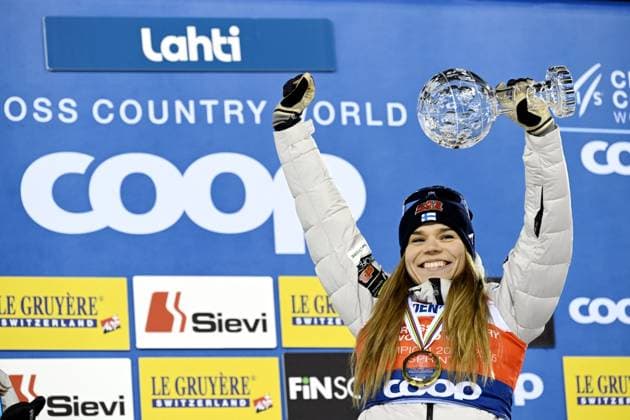 Sport Themen der Woche KW12 Sport Bilder des Tages Jasmi Joensuu of Finland celebrates with the crystal globe after winning the women s 2025 sprint season title at the FIS Nordic World Cup Lahti Ski Games in Lahti, Finland, on March 21, 2025. Lahti Finland LKFTJK20250321203609SXMM  Copyright: xEmmixKorhonenx LKFTJK20250321203609SXMM