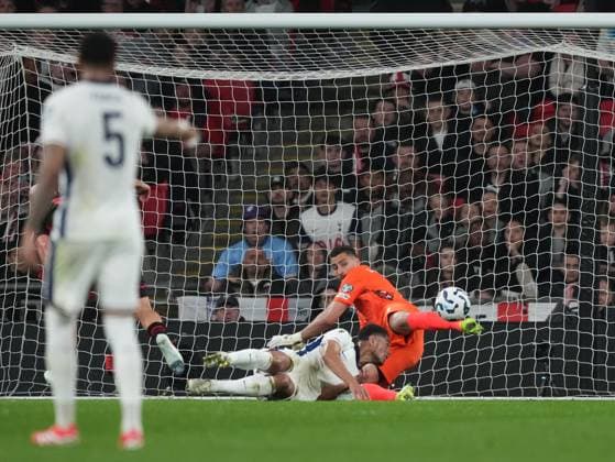 England v Albania, UEFA World Cup qualifiers - Group Stage - Group K, Football, Wembley Stadium, London, UK - 21 Mar 2025 Jude Bellingham of England has a close chance at goal but saved by Thomas Strakosha goalkeeper of Albania. London Wembley Stadium London GBR, UK NEWSPAPERS OUT Copyright: xSeanxRyanx