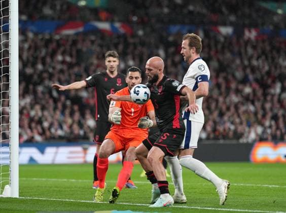 England v Albania, UEFA World Cup qualifiers - Group Stage - Group K, Football, Wembley Stadium, London, UK - 21 Mar 2025 Arlind Ajeti of Albania under pressure from Harry Kane of England leading to a corner for England. London Wembley Stadium London GBR, UK NEWSPAPERS OUT Copyright: xSeanxRyanx