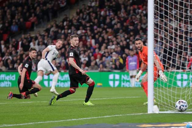 England v Albania 2026 FIFA World Cup, WM, Weltmeisterschaft, Fussball Qualifiers Harry Kane of England scores his sides 2nd goal during the 2026 FIFA World Cup Qualifiers Group K match at Wembley Stadium, London UK Newspapers OUT Copyright: xPaulxChestertonx FIL-21611-0015