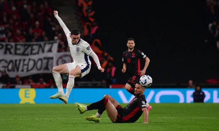 England v Albania, London, UK - 21 Mar 2025 Phil Foden of England challenges for the ball with Naser Aliji of Albania during the FIFA World Cup, WM, Weltmeisterschaft, Fussball Qualifier match between England and Albania on 21st March 2025 at Wembley Stadium, London London Wembley Stadium London GBR Copyright: xFrankiexOKeeffe PPAUKx PPA-174876