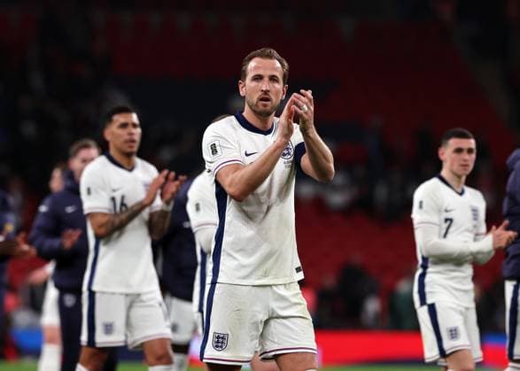21st March 2025; Wembley Stadium, London, England; FIFA World Cup, WM, Weltmeisterschaft, Fussball Qualifying Group K International Football, England versus Albania; Harry Kane of England applauding the England fans at full time  ActionPlus12764050 JohnxPatrickxFletcher