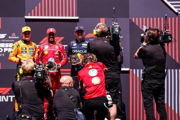 F1 - CHINESE GRAND PRIX 2025 PIASTRI Oscar (aus), McLaren F1 Team MCL39, portrait, HAMILTON Lewis (gbr), Scuderia Ferrari SF-25, portrait and VERSTAPPEN Max (ned), Red Bull Racing RB21, portrait during the Formula 1 Heineken Chinese Grand Prix 2025, 2nd round of the 2025 FIA Formula One World Championship, WM, Weltmeisterschaft from March 21 to 23, 2025 on the Shanghai International Circuit, in Shanghai, China - ShanghaiChina Copyright: xEricxAlonsox