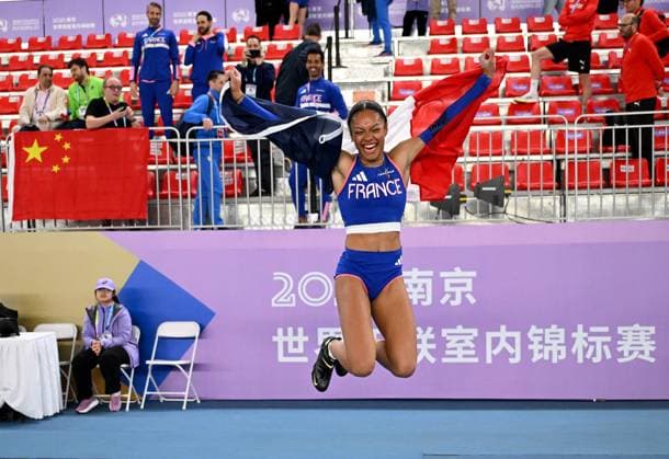Sport Themen der Woche KW12 Sport Bilder des Tages (250322) -- NANJING, March 22, 2025 -- Marie-Julie Bonnin of France celebrates after the women s pole vault final at the 2025 World Athletics Indoor Championships in Nanjing, east China s Jiangsu Province, March 22, 2025. ) (SP)CHINA-NANJING-ATHLETICS-WORLD ATHLETICS INDOOR CHAMPIONSHIPS-POLE VAULT-WOMEN (CN) SongxYanhua 