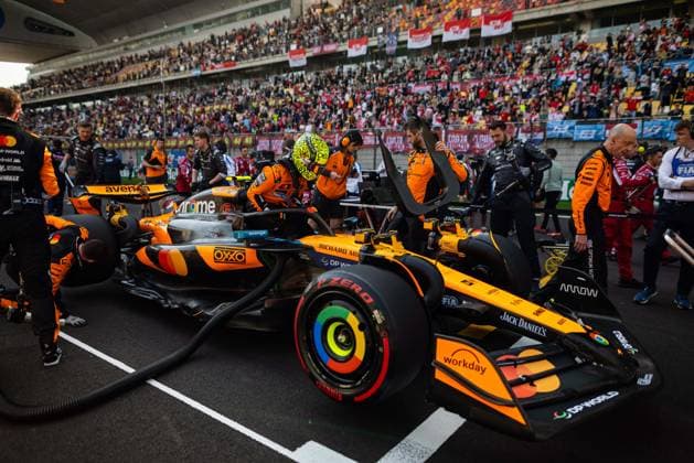 F1 - CHINESE GRAND PRIX 2025 04 NORRIS Lando (gbr), McLaren F1 Team MCL39, action during the Formula 1 Heineken Chinese Grand Prix 2025, 2nd round of the 2025 FIA Formula One World Championship, WM, Weltmeisterschaft from March 21 to 23, 2025 on the Shanghai International Circuit, in Shanghai, China - ShanghaiChina  Copyright: xJavierxJimenezx