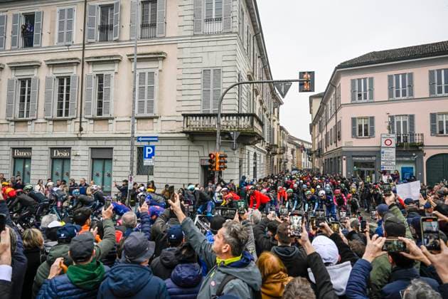 2025 Milan - Sanremo UCI WorldTour cycling race SANREMO, ITALY - MARCH 22 : Illustration picture of the start of the race during the UCI WorldTour 116th Milan - Sanremo cycling race with start in Pavia and finish at the Via Roma in Sanremo on March 22, 2025 in Sanremo, Italy, 22 03 2025 ( Motordriver Kenny Verfaillie - Sanremo Italy  Copyright: xNicoxVereeckenx