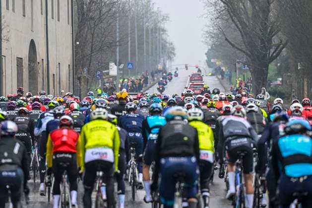 2025 Milan - Sanremo UCI WorldTour cycling race SANREMO, ITALY - MARCH 22 : Illustration picture of the start of the race during the UCI WorldTour 116th Milan - Sanremo cycling race with start in Pavia and finish at the Via Roma in Sanremo on March 22, 2025 in Sanremo, Italy, 22 03 2025 ( Motordriver Kenny Verfaillie - Sanremo Italy  Copyright: xNicoxVereeckenx