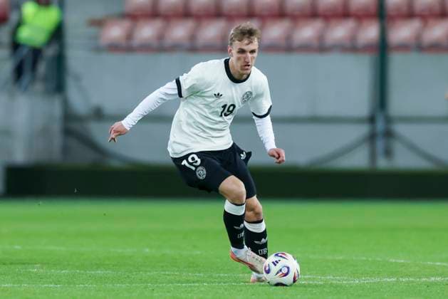 Nelson Weiper (Germany) kontrolliert den Ball, International Friendly, Länderspiel, Nationalmannschaft U21, U 21 Slovakia and U21 Germany, Å tadion Antona Malatinskà ho am 21. March 2025 in Trnava, Slowakei. (Foto von Marco Steinbrenner DeFodi Images) Nelson Weiper (Germany) controls the ball, International Friendly, U21 Slovakia and U21 Germany, Å tadion Antona Malatinskà ho, March 21, 2025 in Trnava, Slovakia. (Photo by Marco Steinbrenner DeFodi Images)