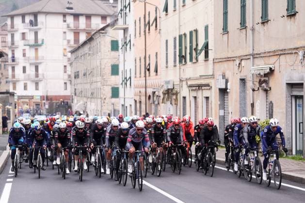 The pack rides cycles during the men s elite race of the Milano-Sanremo one day cycling race (289 km) from Pavia and to Sanremo - North West Italy - March 22, 2025. - cycling .  Copyright: xFabioxFerrari LaPressex