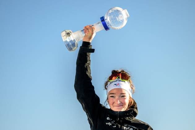 Sport Themen der Woche KW12 Sport Bilder des Tages 250322 Lou Jeanmonnot of France celebrates with the pursuit cup trophy after women s 10 km pursuit during the IBU World Cup on March 22, 2025 in Oslo. Photo: Mathias Bergeld BILDBYRAN kod MB MB1113 skidskytte biathlon skiskyting världscupen ibu world cup jaktstart pursuit dam bbeng jubel *** 250322 Lou Jeanmonnot of France celebrates with the pursuit cup trophy after women s 10 km pursuit during the IBU World Cup on March 22, 2025 in Oslo Photo Mathias Bergeld BILDBYRAN kod MB MB1113 biathlon biathlon biathlon world cup ibu world cup jaktstart pursuit dam bbeng jubel  Copyright: MATHIASxBERGELD BB250322MB168