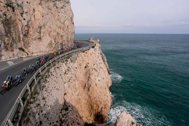 The pack rides cycles during the men s elite race of the Milano-Sanremo one day cycling race (289 km) from Pavia and to Sanremo - North West Italy - March 22, 2025. - cycling .  Copyright: xFabioxFerrari LaPresse,xFerrarixFabiox