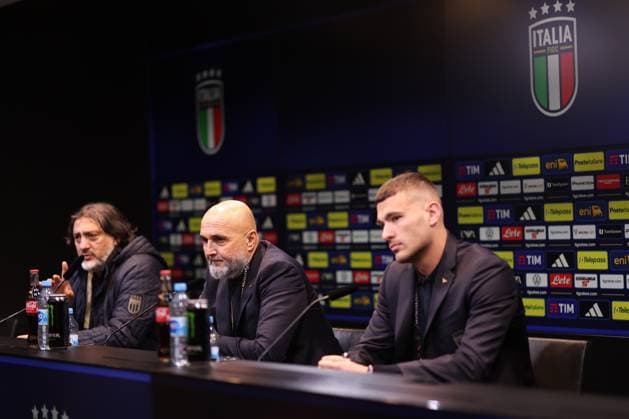 22.03.2025, Fußball, Pressekonferenz vor dem Nations League Viertelfinale Deutschland - Italien, Signal Iduna Park, Saison 2024 2025: Bundestrainer Luciano Spalletti (ITA) und Raoul Bellanova (ITA 02) DFB regulations prohibit any use of photographs as image sequences and or quasi-video. Nordrhein-Westfalen Deutschland