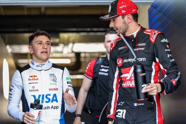 MOTORI - Formula 1 - FORMULA 1 HEINEKEN CHINESE GRAND PRIX 2025 Isack Hadjar (FRA) VCARB 02 RBPT Honda an Esteban Ocon (FRA) - Haas F1 Team - Haas VF-25 - Ferrari during F1 Grand Prix of CHINA at Shanghai International Circuit on March 22, 2025 in Shanghai, China.(Photo by Song Haiyuan Paddocker) (Credit Hasan Bratic Alessio De Marco Avens-Images.com) China China  Copyright: xIPAxSport ABACAx