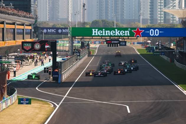 MOTORI - Formula 1 - FORMULA 1 HEINEKEN CHINESE GRAND PRIX 2025 Start of Sprint Race during F1 Grand Prix of CHINA at Shanghai International Circuit on March 22, 2025 in Shanghai, China.(Photo by Song Haiyuan Paddocker) (Credit Hasan Bratic Alessio De Marco Avens-Images.com) China China  Copyright: xIPAxSport ABACAx