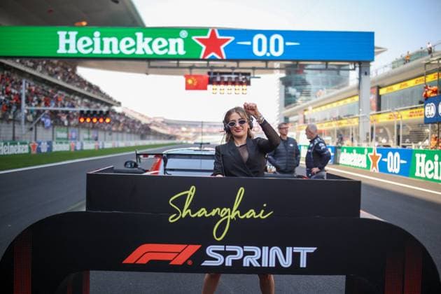 MOTORI - Formula 1 - FORMULA 1 HEINEKEN CHINESE GRAND PRIX 2025 DJ on the Grid during F1 Grand Prix of CHINA at Shanghai International Circuit on March 22, 2025 in Shanghai, China.(Photo by Song Haiyuan Paddocker) (Credit Hasan Bratic Alessio De Marco Avens-Images.com) China China  Copyright: xIPAxSport ABACAx