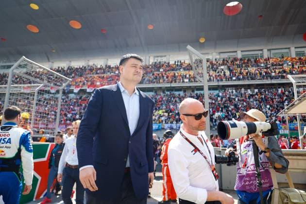 MOTORI - Formula 1 - FORMULA 1 HEINEKEN CHINESE GRAND PRIX 2025 Yao Ming (CHI) Former NBA, Basketball Herren, USA Player during F1 Grand Prix of CHINA at Shanghai International Circuit on March 22, 2025 in Shanghai, China.(Photo by Song Haiyuan Paddocker) (Credit Hasan Bratic Alessio De Marco Avens-Images.com) China China  Copyright: xIPAxSport ABACAx