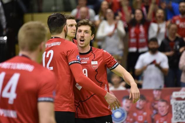 Freude, Jubel nach Punktgewinn, Sam Elgert (TV Rottenburg, 09) und Yannick Menke (TV Rottenburg, 12) TV Rottenburg vs. Barock Volleys Ludwigsburg, Volleyball, 2. Bundesliga Sued, 24. Spieltag, Saison 2024 2025, 22.03.2025, TV Rottenburg vs. Barock Volleys Ludwigsburg, Volleyball, 2. Bundesliga Sued, 24. Spieltag, Saison 2024 2025, 22.03.2025 Rottenburg Copyright: xEibner-Pressefoto RalphxKunzex EP_RKE