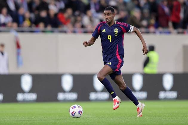 Alexander Isak (Schweden 9) Freisteller, Einzelbild, Aktion, Ganzkörper Fussball, Saison 2024-2025, Freundschaftsspiel, Länderspiel 22.03.2025 Nationalmannschaft Luxemburg - Schweden (LUX vs SWE) Stade de Luxembourg, Luxemburg