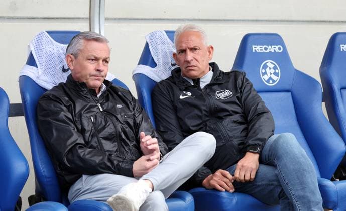 22.03.25 Stuttgarter Kickers - Kickers Offenbach Deutschland, Stuttgart, 22.03.2025, Fussball, Regionalliga Südwest, Stuttgarter Kickers- Kickers Offenbach: v.l. Christian Hock (Geschäftsführer Kickers Offenbach), Christian Neidhart (Trainer Kickers Offenbach).