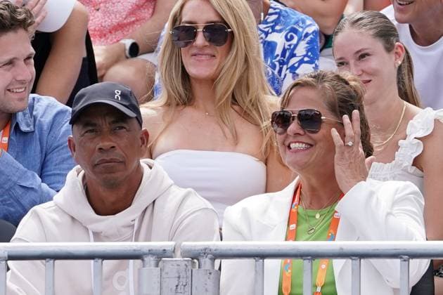March 22, 2025, Miami, Florida, USA: Ben Shelton s parents Bryan (L) and Lisa during his mens singles second round match at the 2025 Miami Open presented by Itau at Hard Rock Stadium. Miami USA - ZUMAw109 20250322_fap_w109_035 Copyright: xDebbyxWongx