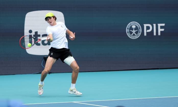 March 22, 2025, Miami Gardens, Florida, United States Of America: MIAMI GARDENS, FLORIDA - MARCH 22: Joao Fonseca of Brazil defeats Ugo Humbert of France in the second round of the men s singles at the Miami Open at the Hard Rock Stadium on March 22, 2025 in Miami Gardens, Florida. ...People: Joao Fonseca Miami Gardens United States Of America - ZUMAs214 20250322_ada_s214_191 Copyright: xSMGx