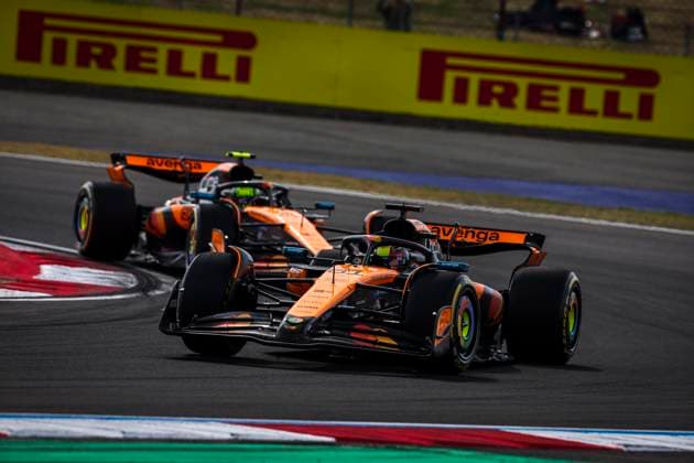 F1 - CHINESE GRAND PRIX 2025 81 PIASTRI Oscar (aus), McLaren F1 Team MCL39, 04 NORRIS Lando (gbr), McLaren F1 Team MCL39, action during the Formula 1 Heineken Chinese Grand Prix 2025, 2nd round of the 2025 FIA Formula One World Championship, WM, Weltmeisterschaft from March 21 to 23, 2025 on the Shanghai International Circuit, in Shanghai, China - ShanghaiChina Copyright: xXavixBonillax