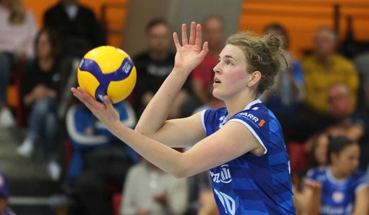 Stuttgart , Volleyball Frauen Bundesliga PlayOffs Viertelfinale Spiel 1 , Allianz MTV Stuttgart vs. USC Münster , Jolien Knollema ( Stgt )
