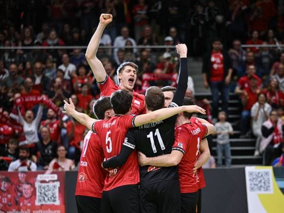 Volleyball 2. Bundesliga Saison 2024 2025 22.03.2025 TV Rottenburg - Barock Volleys Ludwigsburg Teamjubel TV Rottenburg