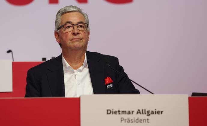 Stuttgart , Mitgliederversammlung VfB Stuttgart , Dietmar Allgaier