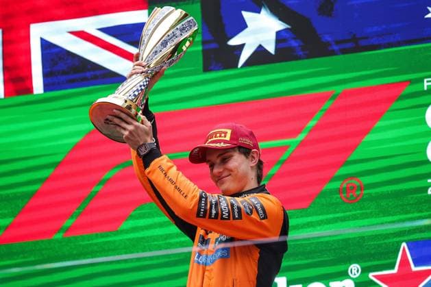 F1 - CHINESE GRAND PRIX 2025 PIASTRI Oscar (aus), McLaren F1 Team MCL39, portrait podium celebration during the Formula 1 Heineken Chinese Grand Prix 2025, 2nd round of the 2025 FIA Formula One World Championship, WM, Weltmeisterschaft from March 21 to 23, 2025 on the Shanghai International Circuit, in Shanghai, China - ShanghaiChina  Copyright: xEricxAlonsox
